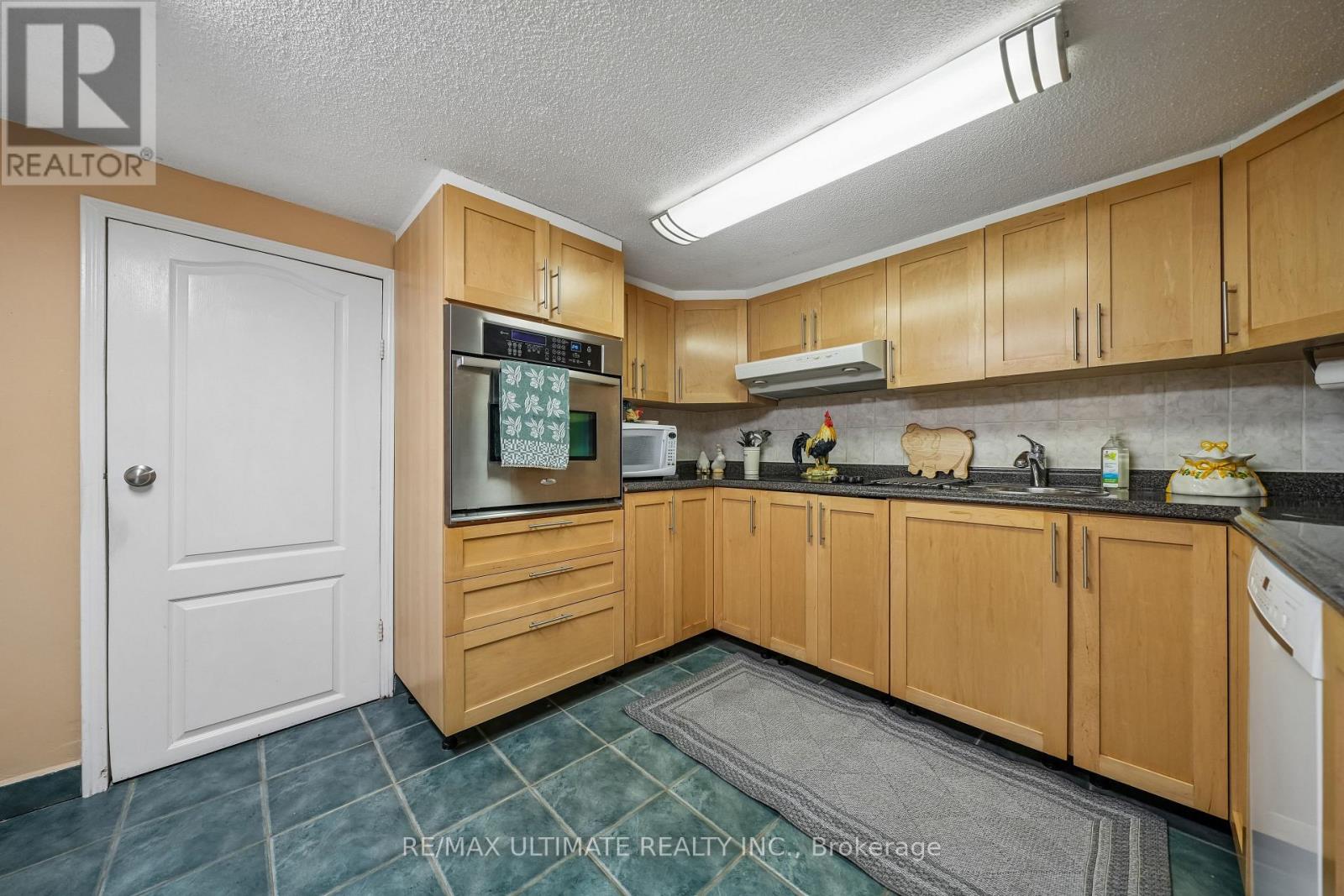 53 Gilbert Avenue, Toronto, Ontario  M6E 4W2 - Photo 13 - W13005718