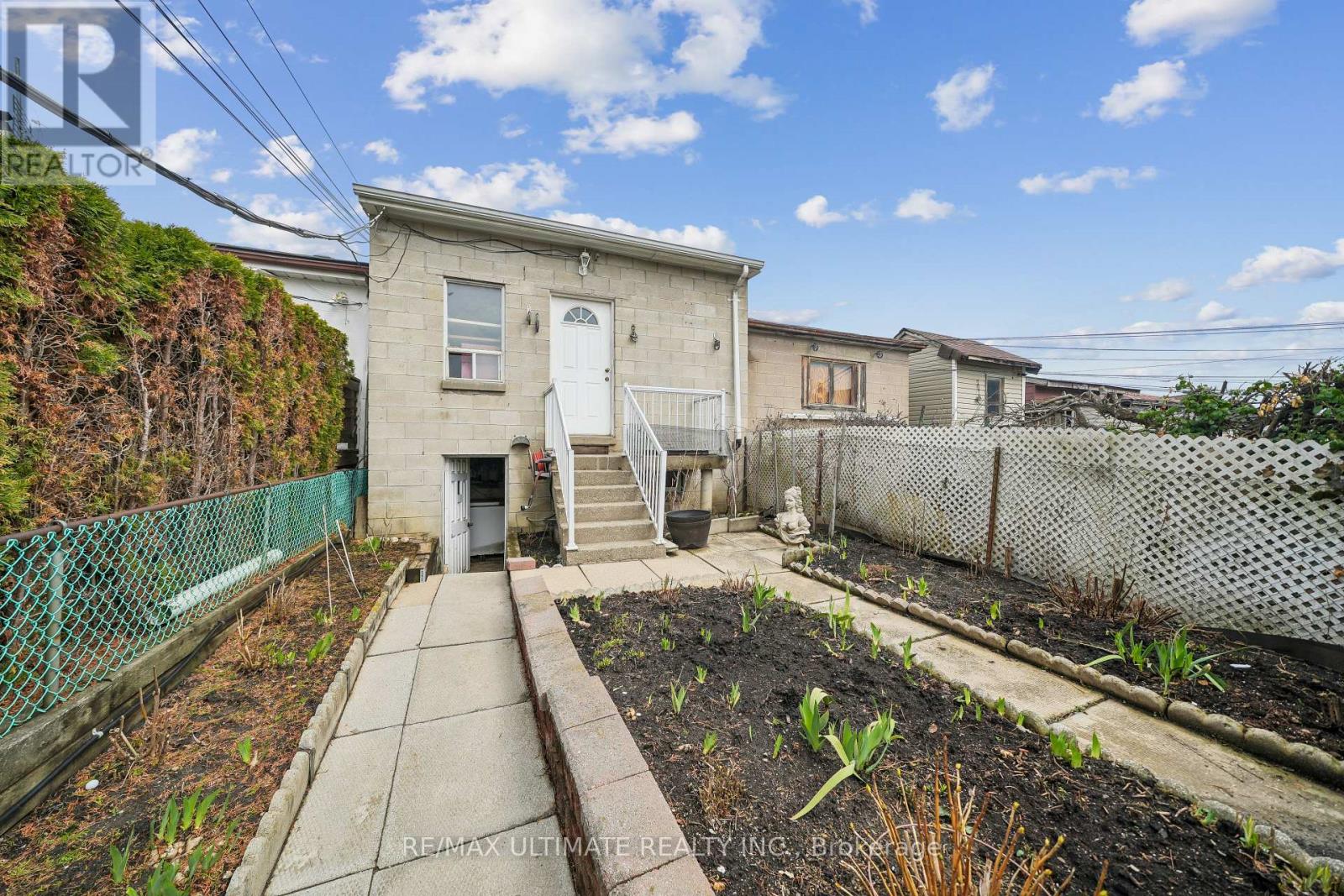 53 Gilbert Avenue, Toronto, Ontario  M6E 4W2 - Photo 22 - W13005718