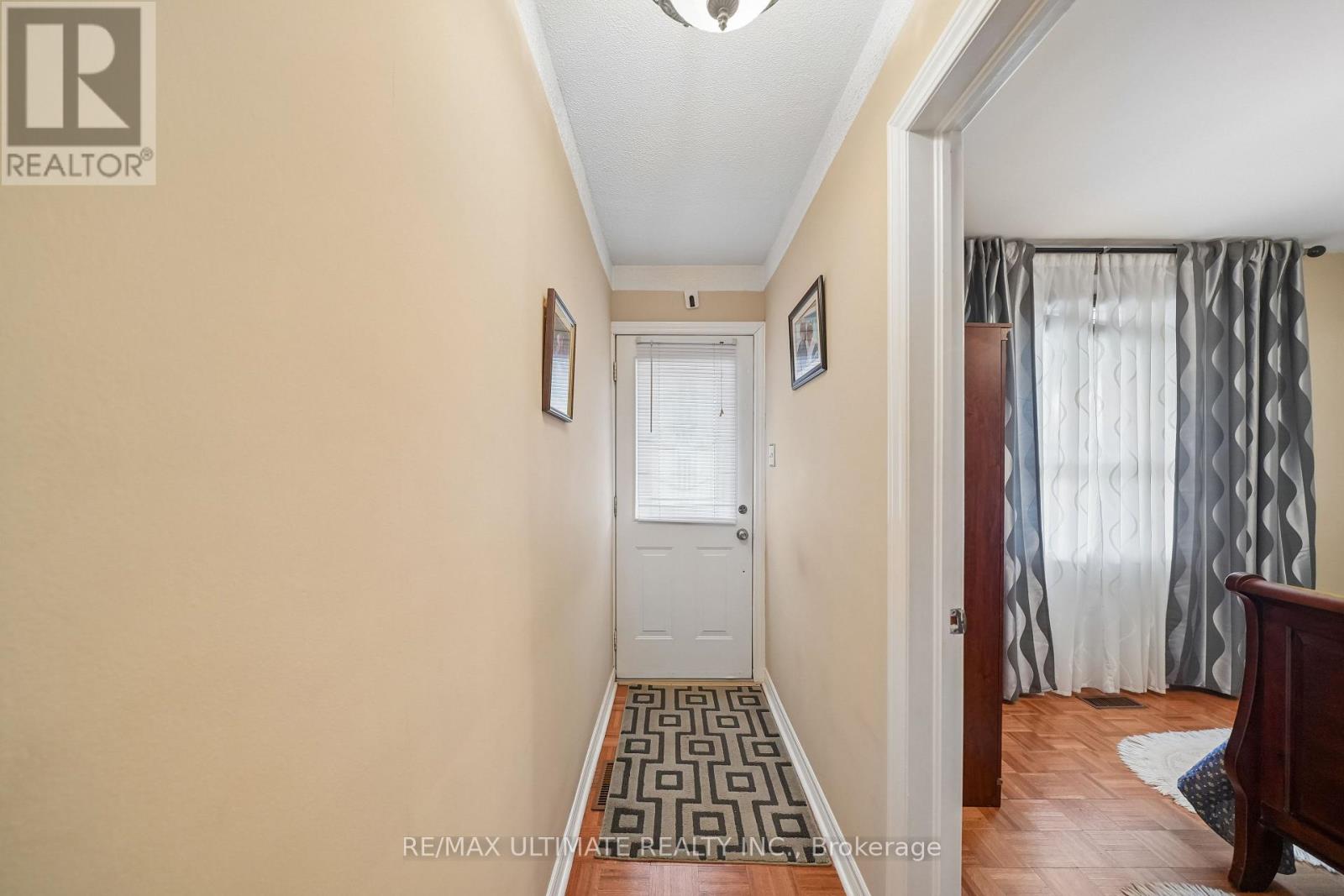 53 Gilbert Avenue, Toronto, Ontario  M6E 4W2 - Photo 5 - W13005718