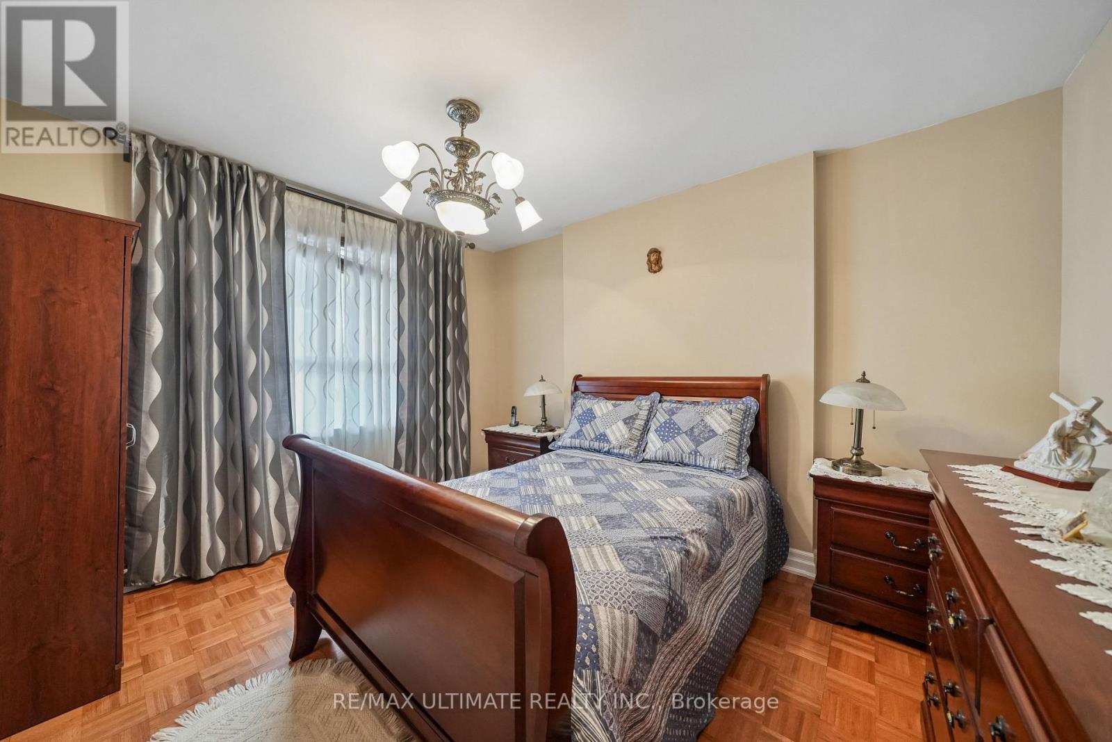 53 Gilbert Avenue, Toronto, Ontario  M6E 4W2 - Photo 6 - W13005718