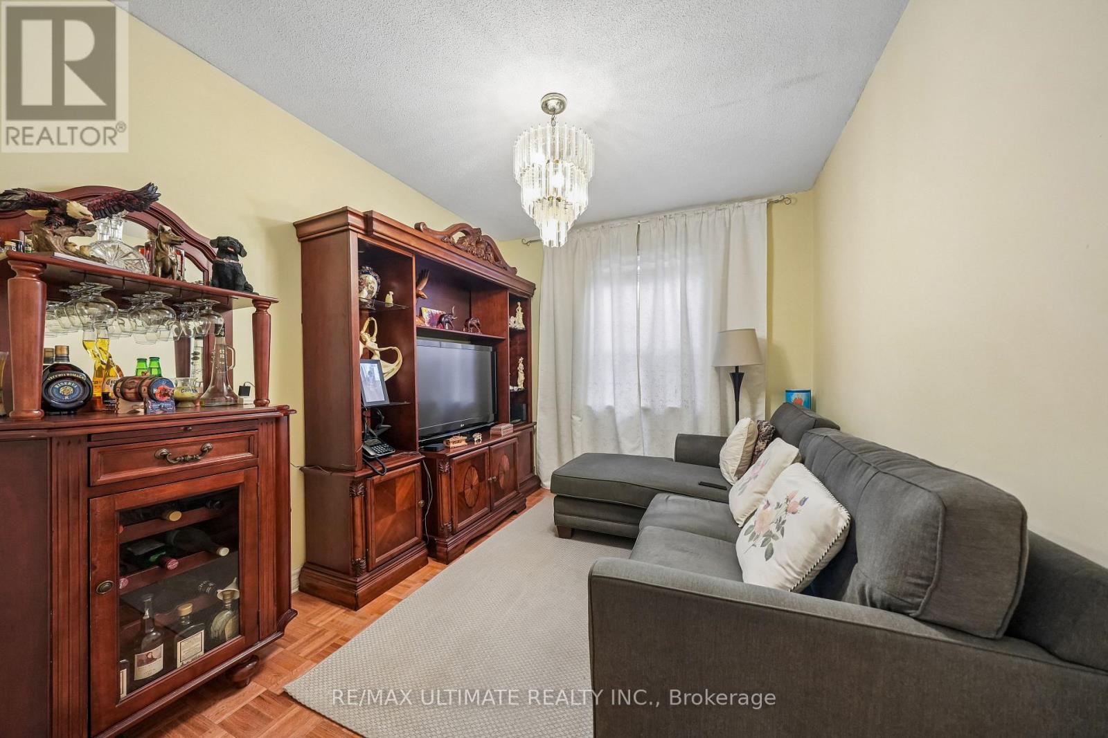 53 Gilbert Avenue, Toronto, Ontario  M6E 4W2 - Photo 9 - W13005718