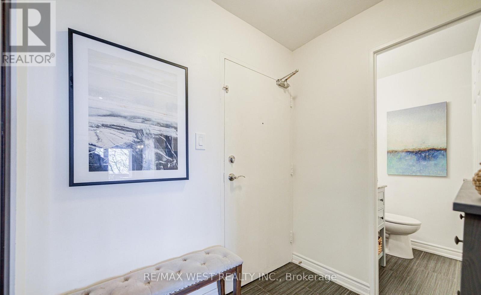 320 - 3025 The Credit Woodlands Drive, Mississauga, Ontario  L5C 2V3 - Photo 4 - W13005732