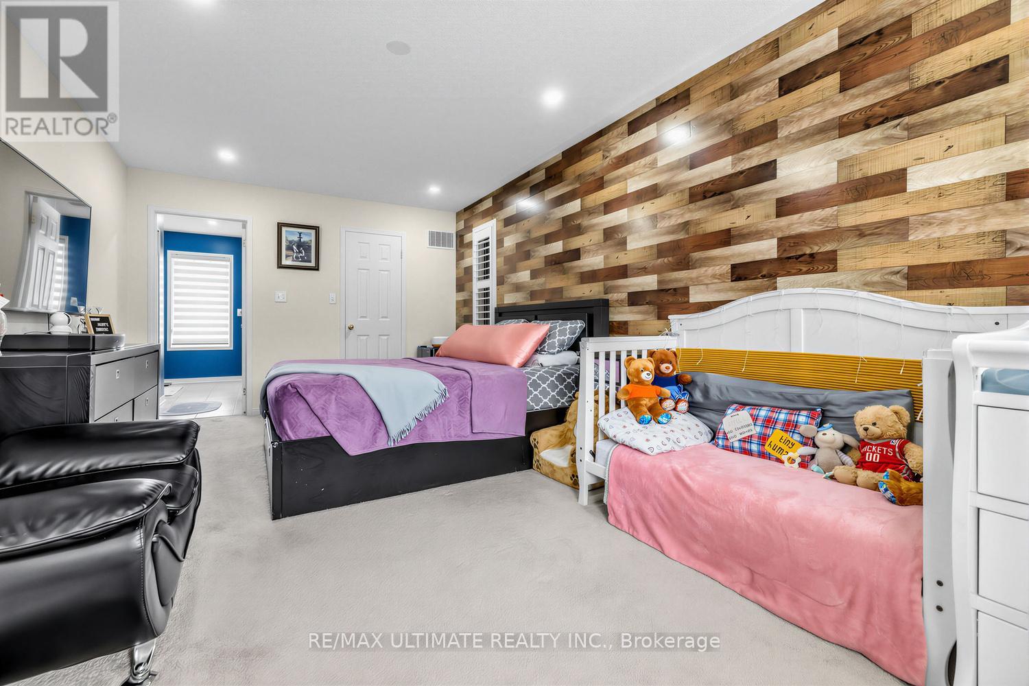 255 Torbarrie Road E, Toronto, Ontario  M3L 0E2 - Photo 4 - W13005794