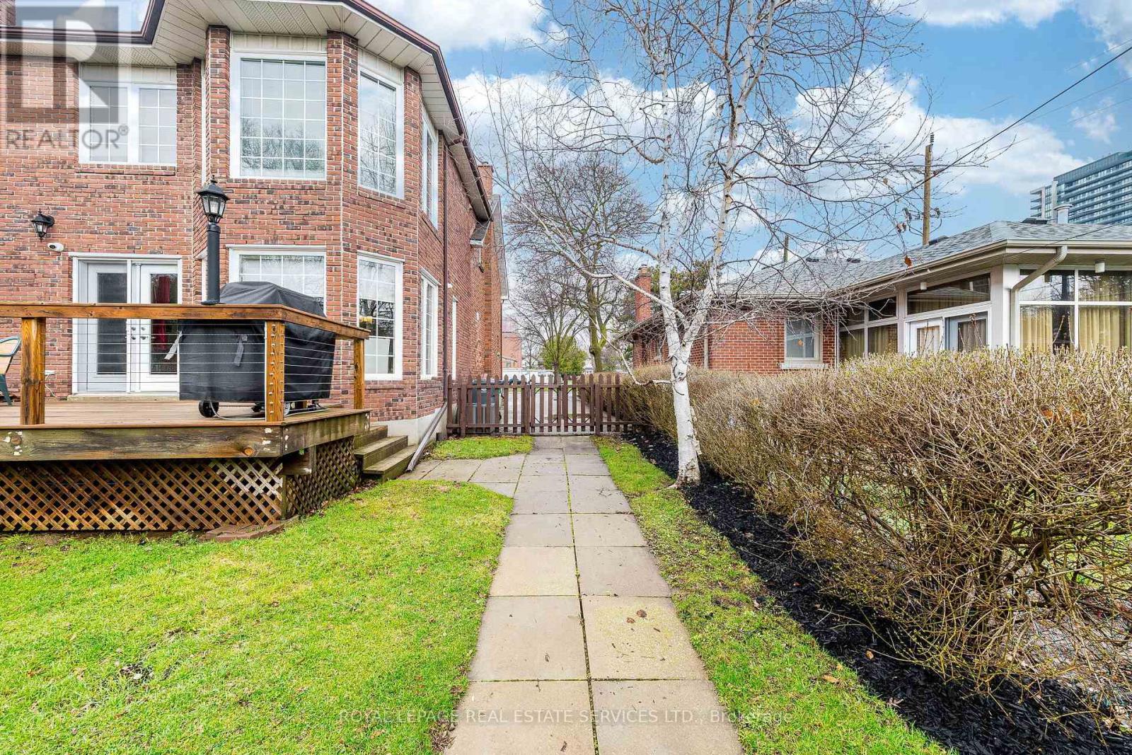 51 Wellington Street E, Brampton, Ontario  L6W 1Y3 - Photo 47 - W13005806