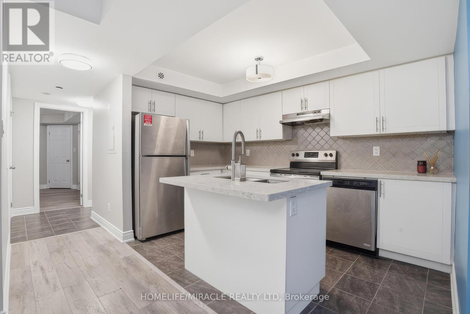 8-01 - 2420 Baronwood Drive, Oakville, Ontario  L6M 0X6 - Photo 13 - W13005812