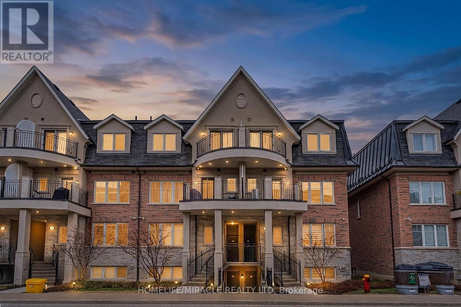 8-01 - 2420 Baronwood Drive, Oakville, Ontario  L6M 0X6 - Photo 2 - W13005812