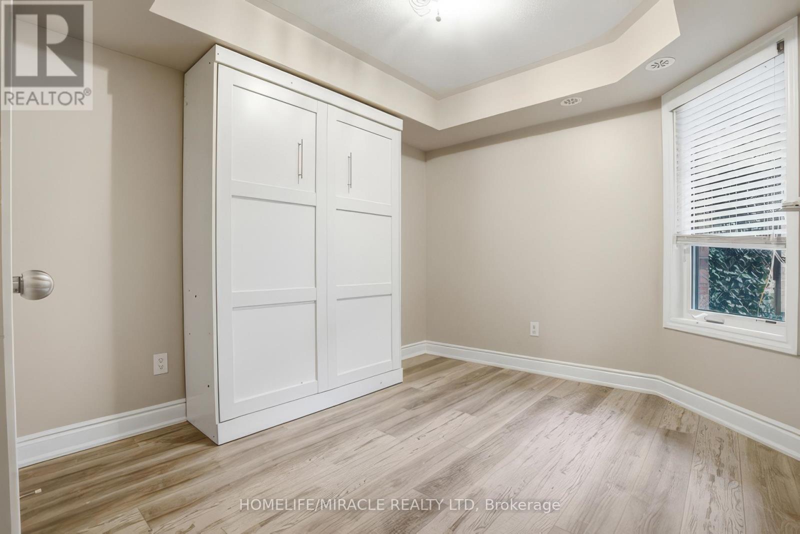 8-01 - 2420 Baronwood Drive, Oakville, Ontario  L6M 0X6 - Photo 8 - W13005812