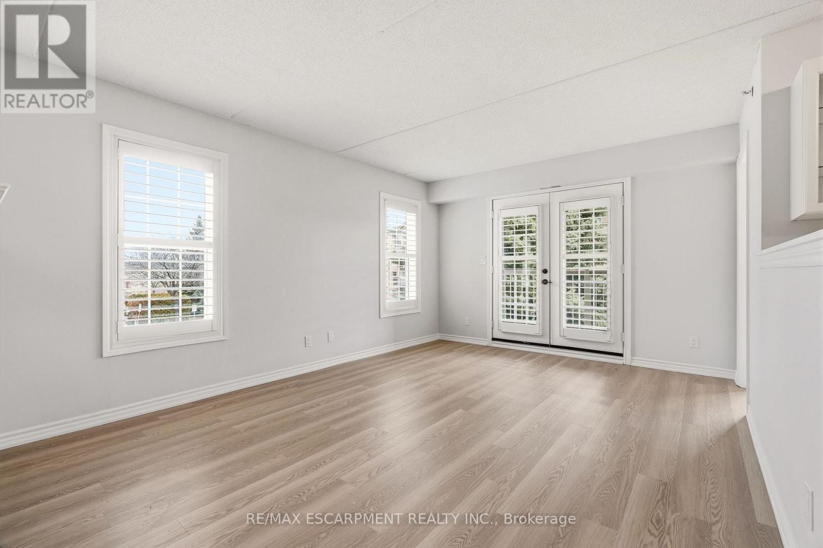 213 - 1820 Walkers Line, Burlington, Ontario  L7M 4V4 - Photo 10 - W13005844