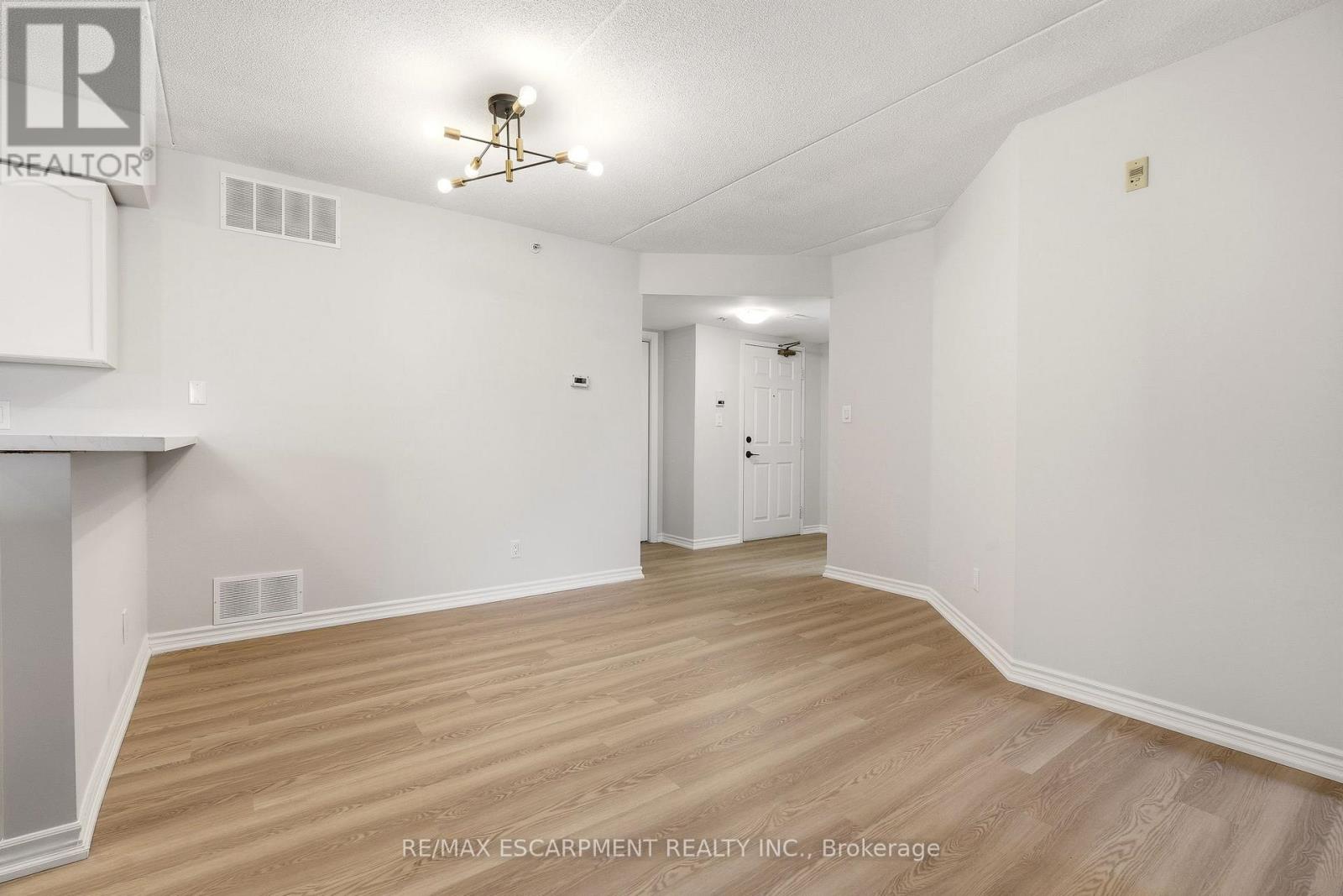 213 - 1820 Walkers Line, Burlington, Ontario  L7M 4V4 - Photo 5 - W13005844