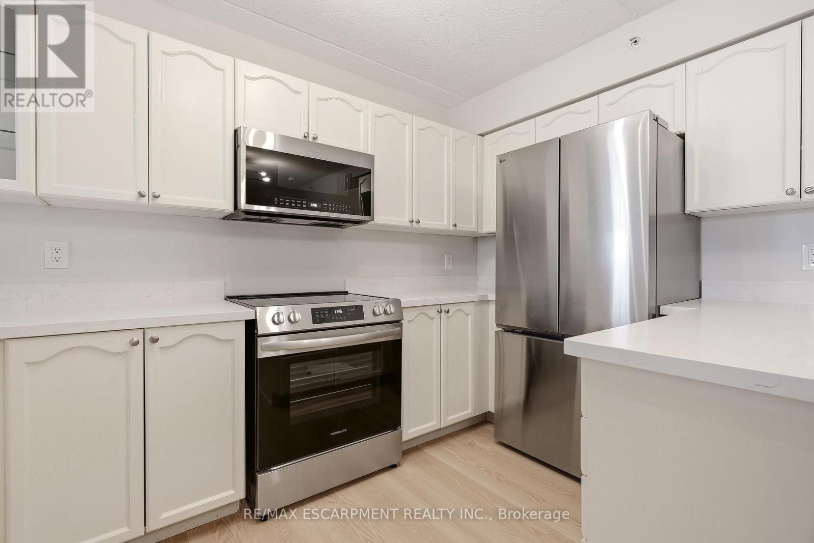 213 - 1820 Walkers Line, Burlington, Ontario  L7M 4V4 - Photo 7 - W13005844