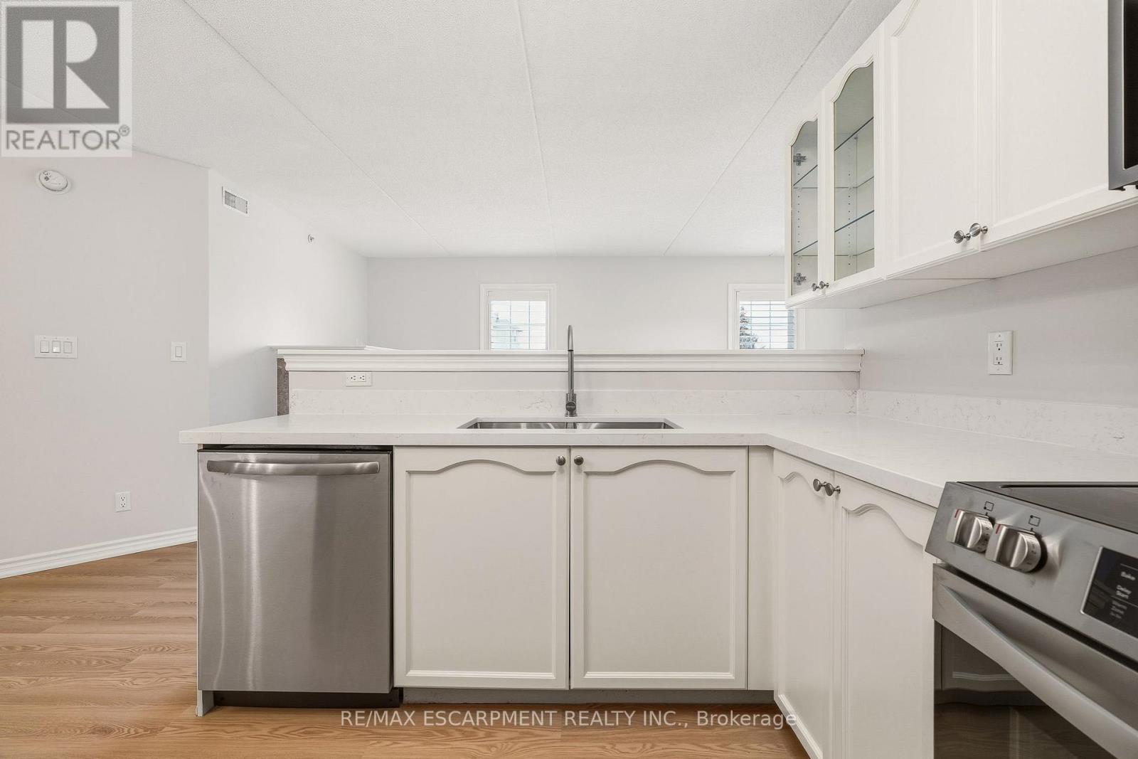 213 - 1820 Walkers Line, Burlington, Ontario  L7M 4V4 - Photo 9 - W13005844