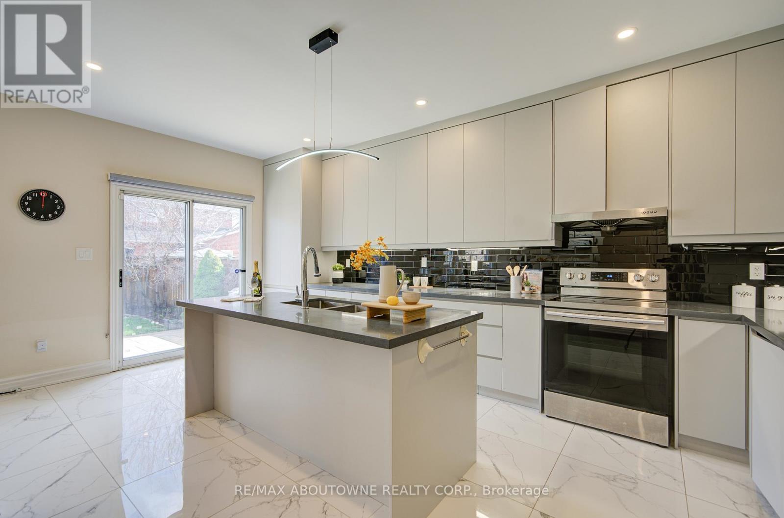 2181 Stratus Drive, Oakville, Ontario  L6M 4W5 - Photo 14 - W13005848