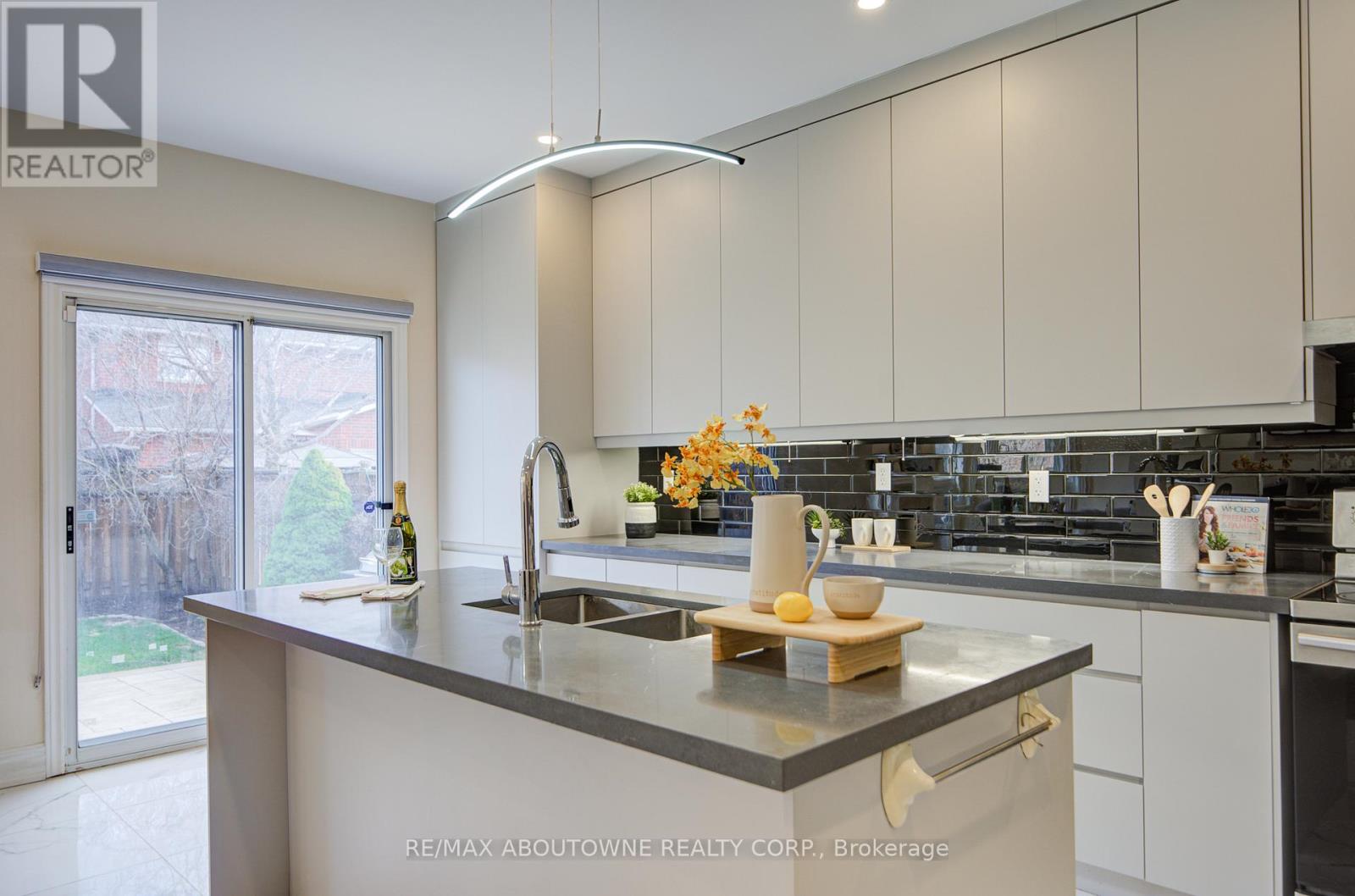 2181 Stratus Drive, Oakville, Ontario  L6M 4W5 - Photo 17 - W13005848