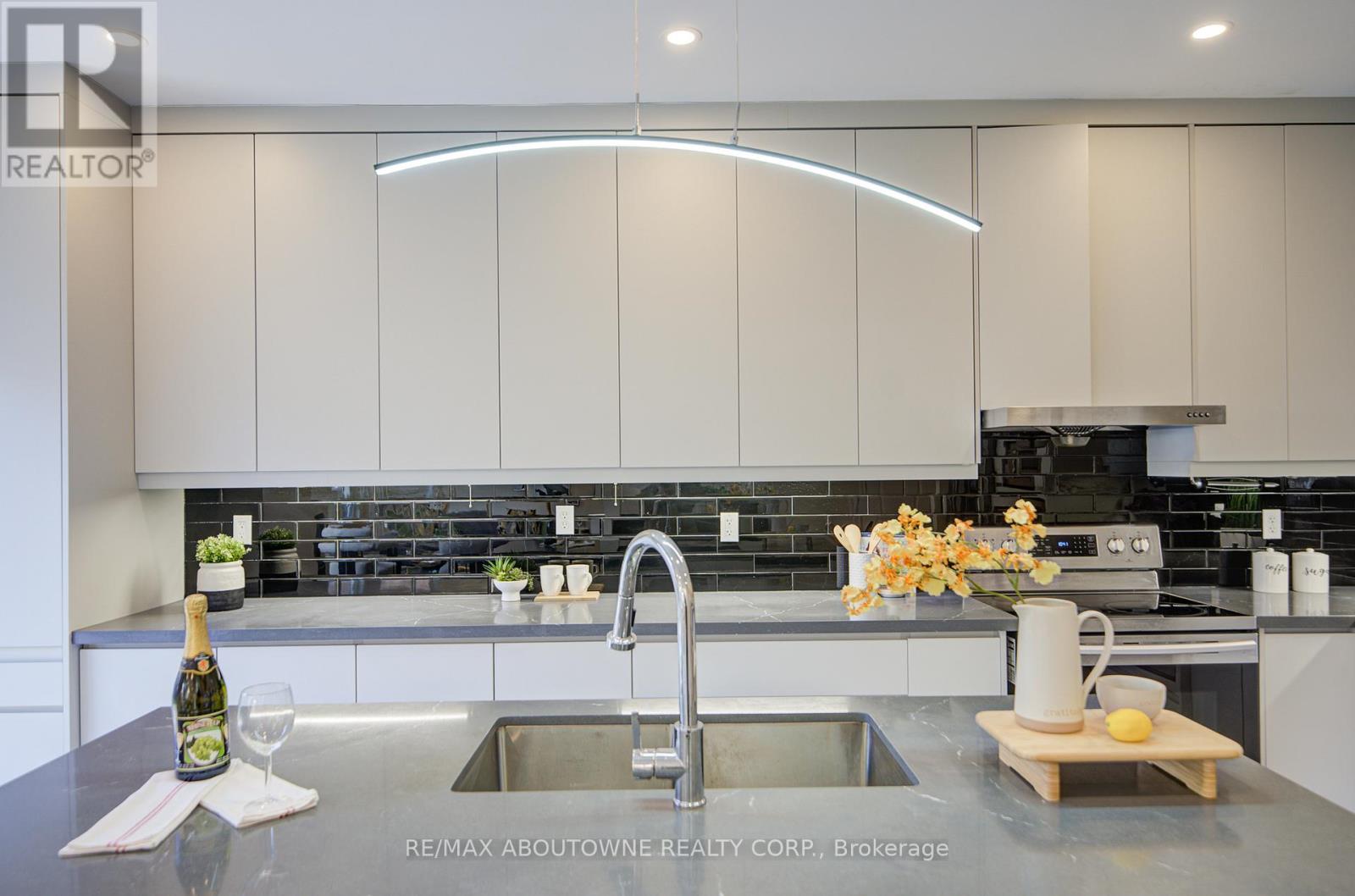 2181 Stratus Drive, Oakville, Ontario  L6M 4W5 - Photo 18 - W13005848