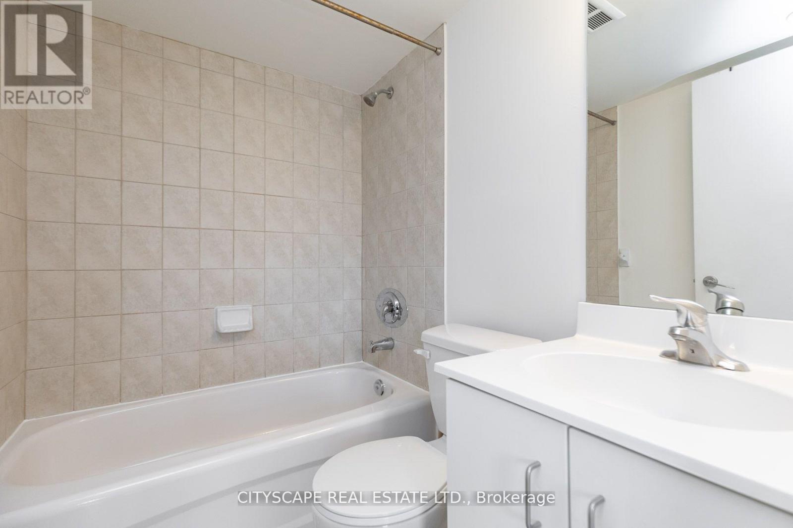 1704 - 80 Joe Shuster Way, Toronto, Ontario  M5G 2M4 - Photo 13 - W13005850
