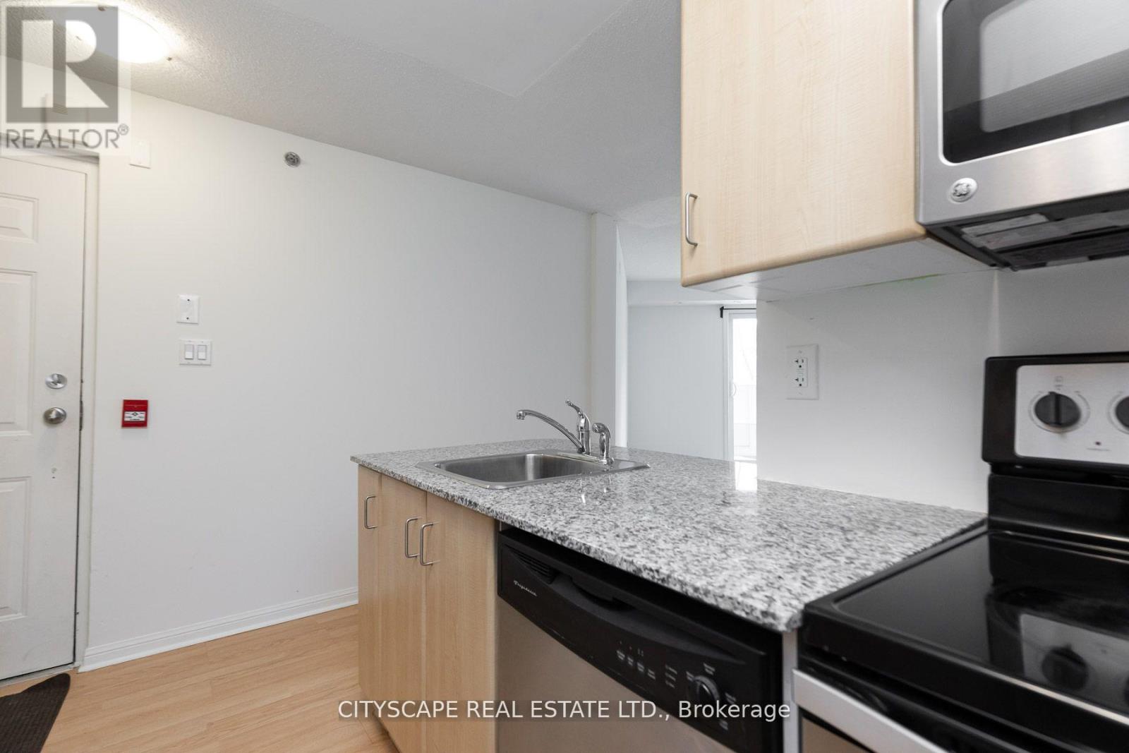 1704 - 80 Joe Shuster Way, Toronto, Ontario  M5G 2M4 - Photo 6 - W13005850
