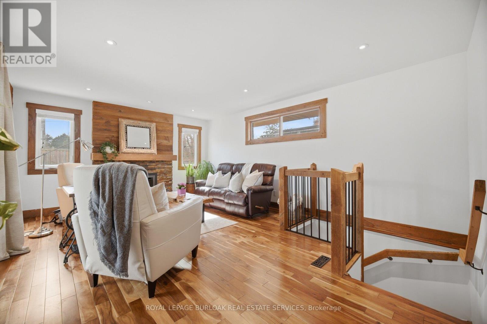 188 White Pines Drive, Burlington, Ontario  L7L 4E4 - Photo 14 - W13005852