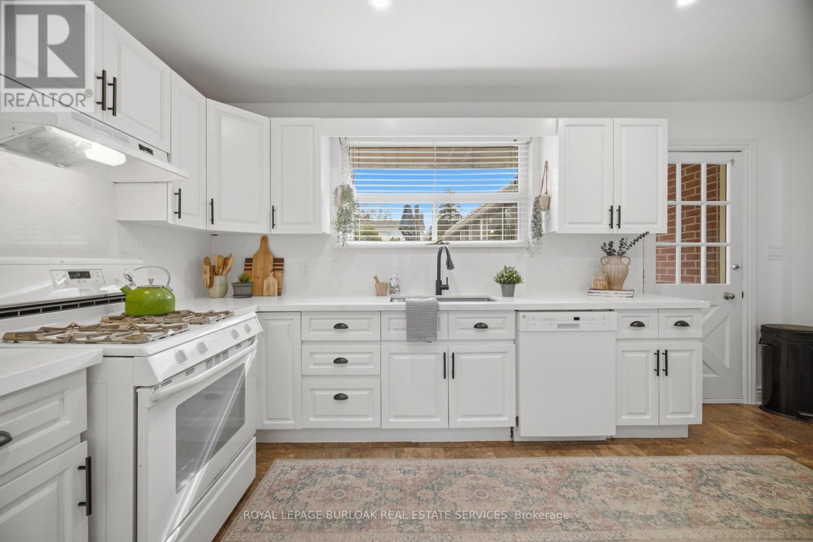 188 White Pines Drive, Burlington, Ontario  L7L 4E4 - Photo 21 - W13005852