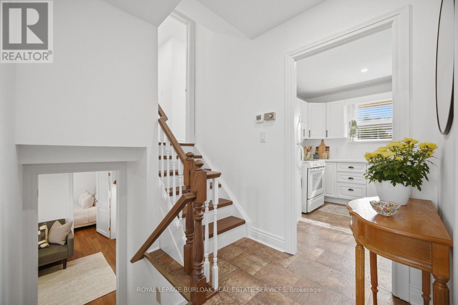 188 White Pines Drive, Burlington, Ontario  L7L 4E4 - Photo 23 - W13005852