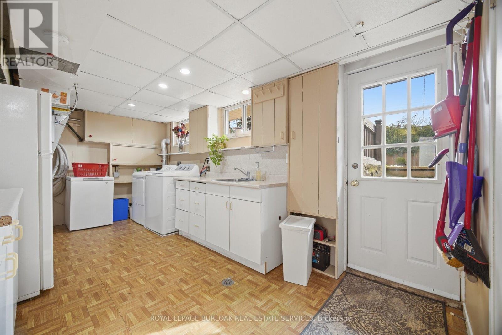 188 White Pines Drive, Burlington, Ontario  L7L 4E4 - Photo 39 - W13005852