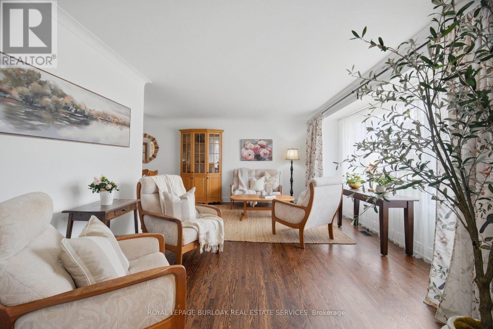 188 White Pines Drive, Burlington, Ontario  L7L 4E4 - Photo 6 - W13005852