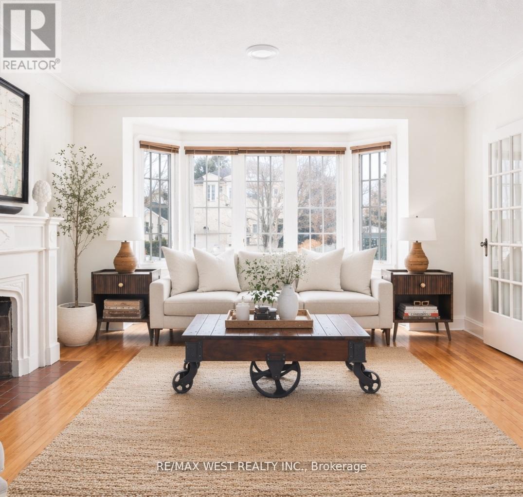 3 GLENROY AVENUE, Toronto, Ontario