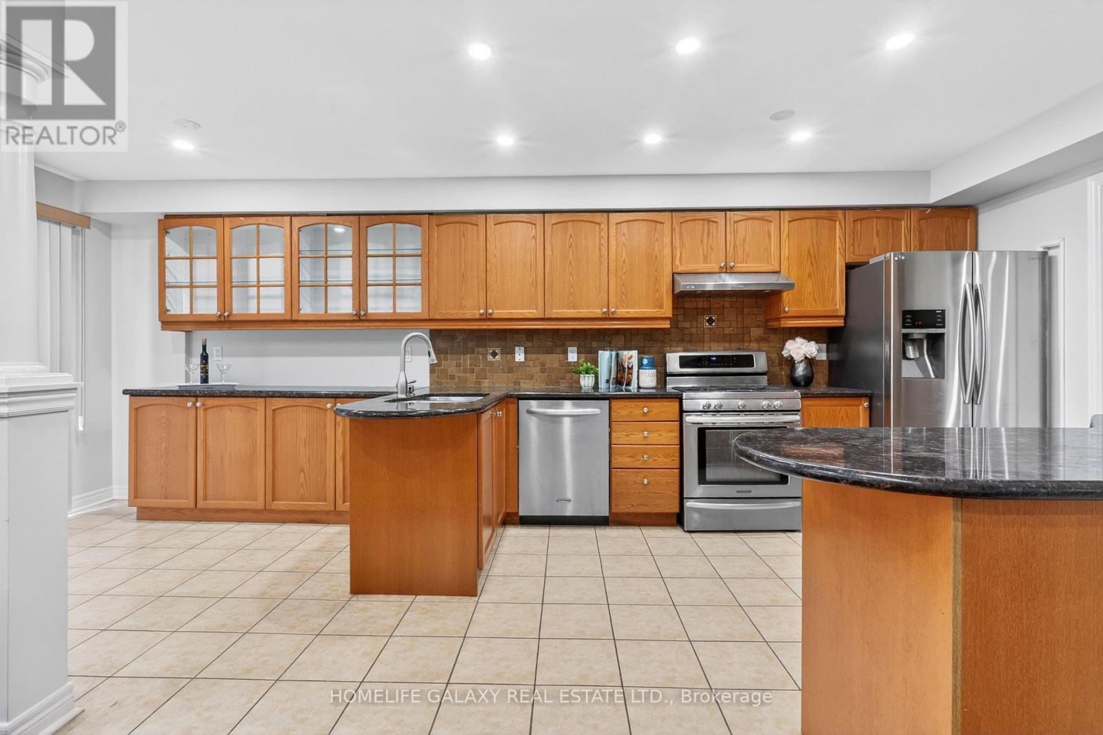 302 Redstone Road, Richmond Hill, Ontario  L4S 2V6 - Photo 12 - N13003488