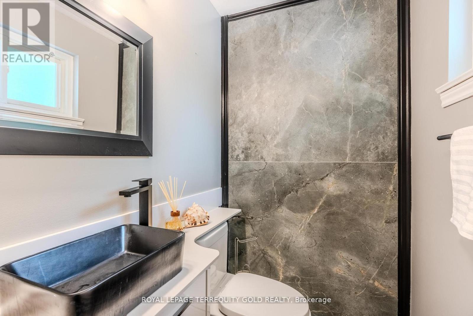 327 River Side Drive, Oakville, Ontario  L6K 3N3 - Photo 23 - W13006060