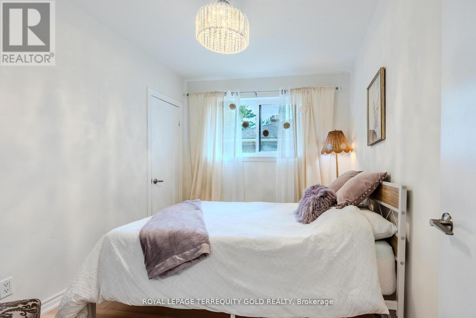 327 River Side Drive, Oakville, Ontario  L6K 3N3 - Photo 24 - W13006060