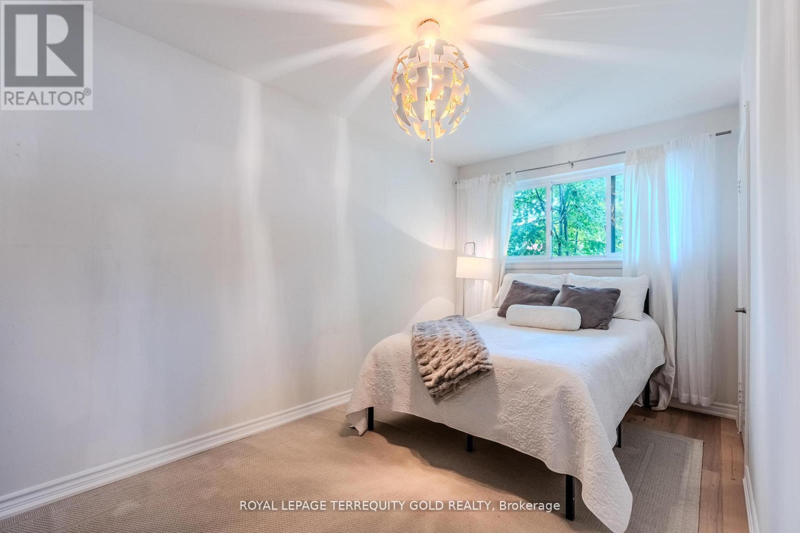 327 River Side Drive, Oakville, Ontario  L6K 3N3 - Photo 26 - W13006060