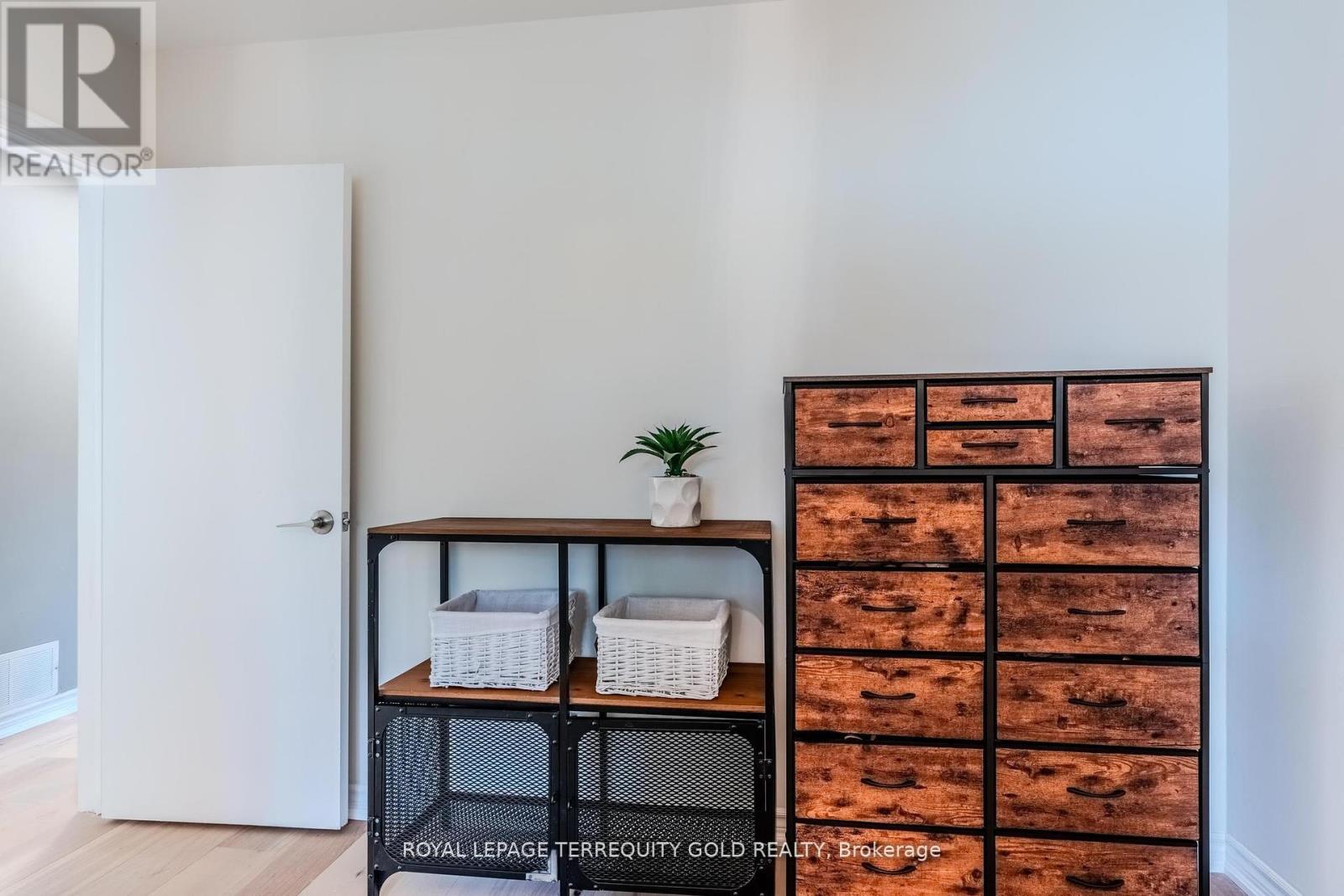 327 River Side Drive, Oakville, Ontario  L6K 3N3 - Photo 27 - W13006060