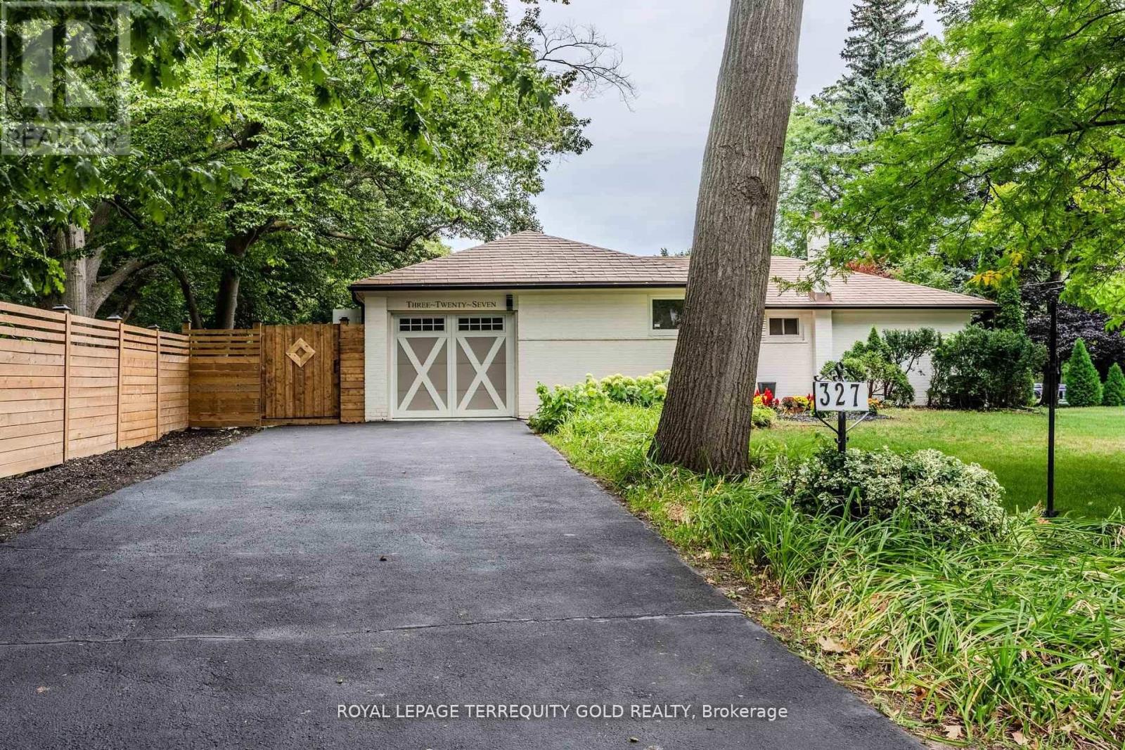 327 River Side Drive, Oakville, Ontario  L6K 3N3 - Photo 4 - W13006060