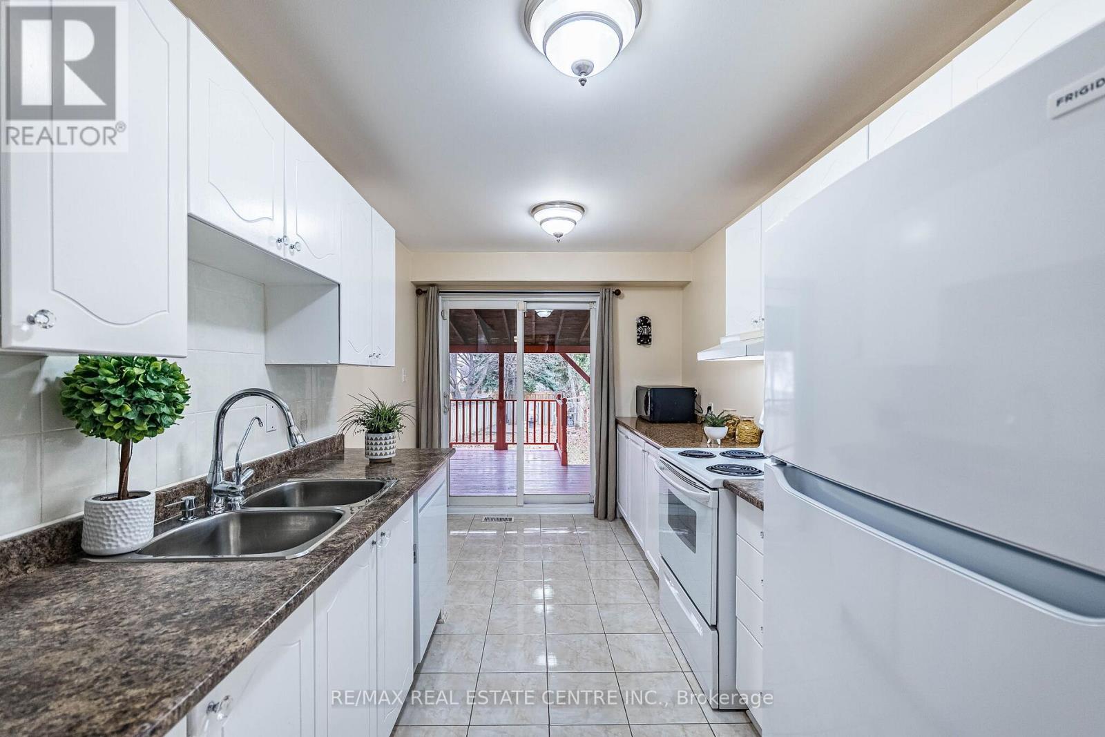 1 Northgate Boulevard, Brampton, Ontario  L6S 4G6 - Photo 8 - W13006074