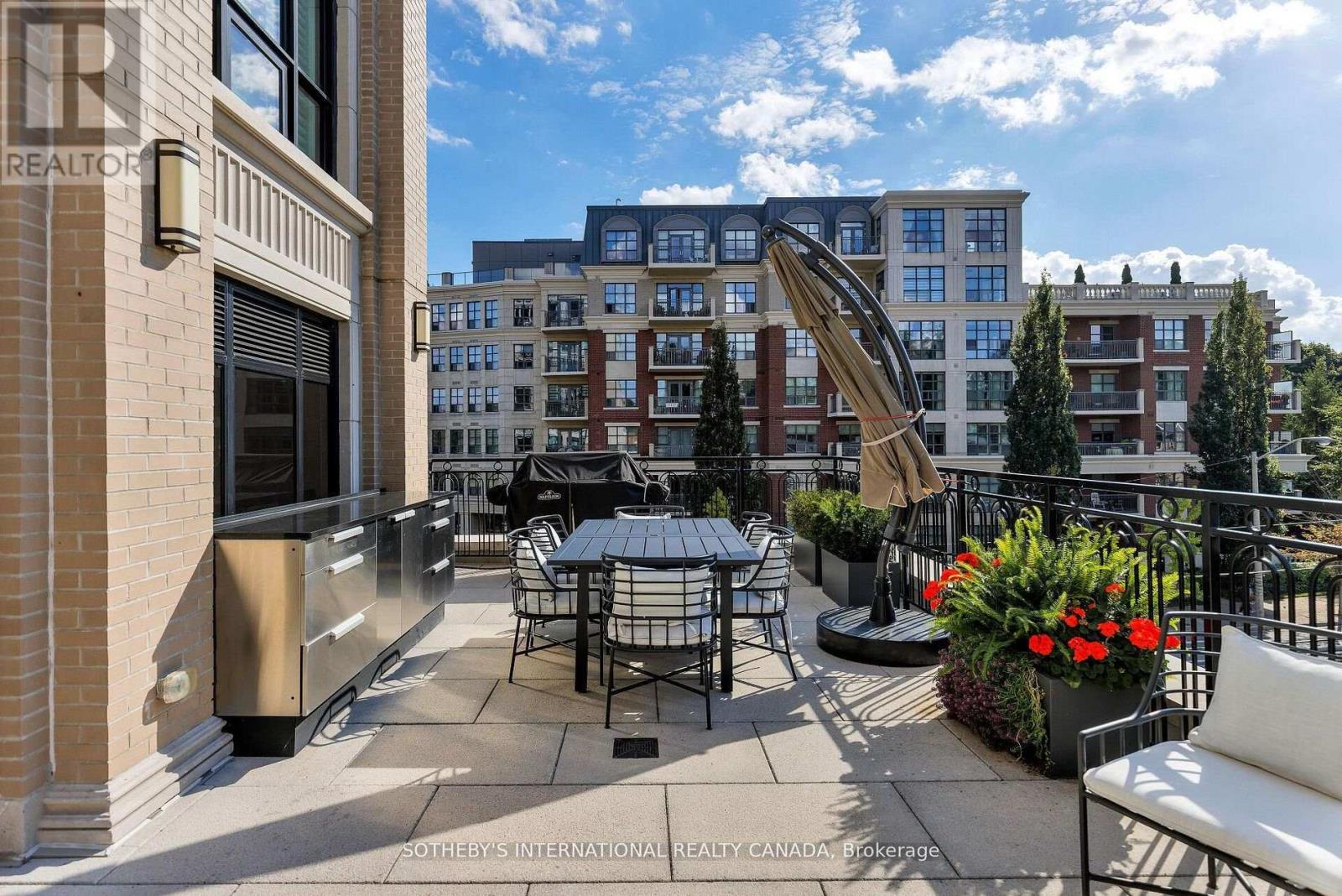 Th 2 - 4 The Kingsway, Toronto, Ontario  M8X 2T1 - Photo 39 - W13006082