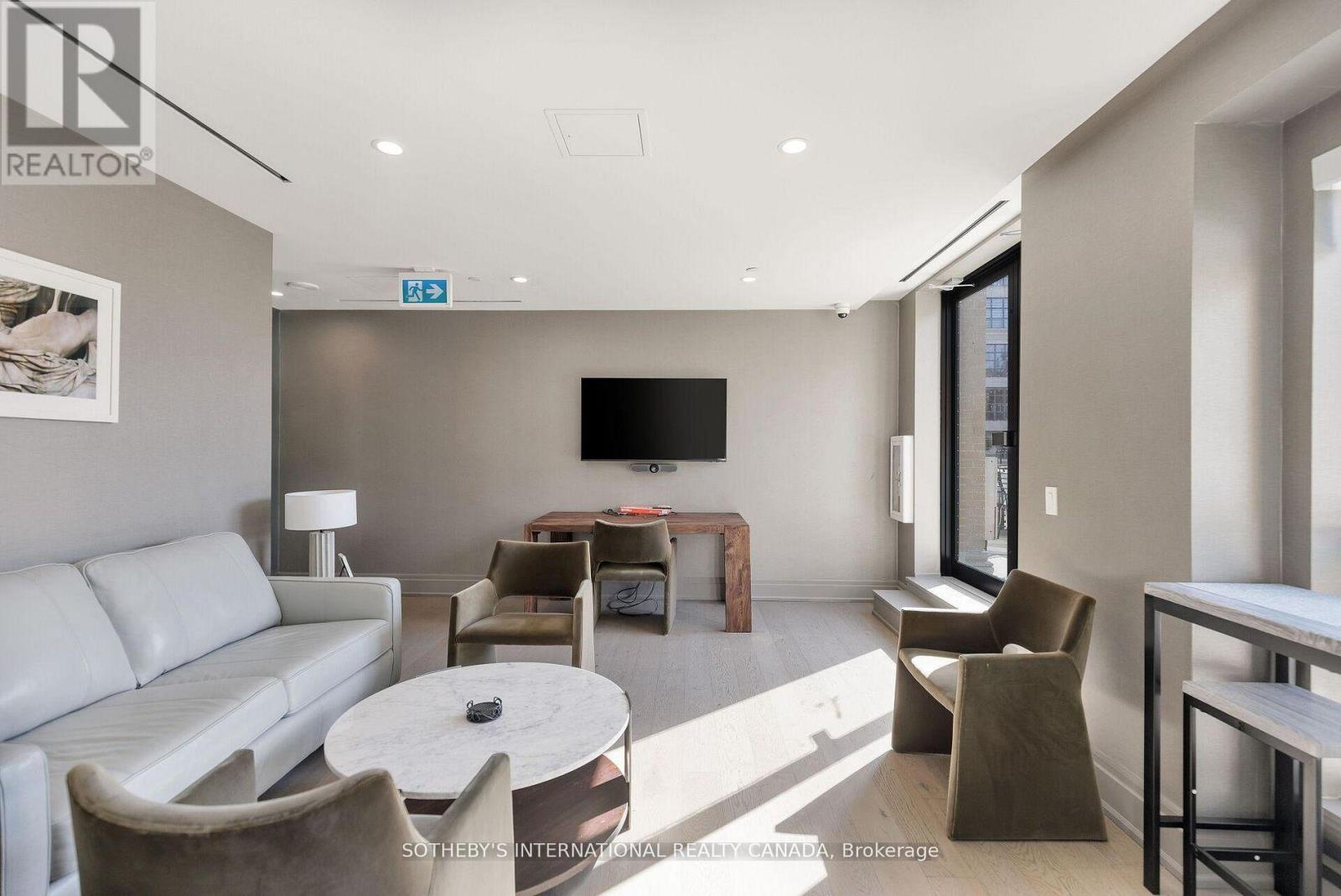 Th 2 - 4 The Kingsway, Toronto, Ontario  M8X 2T1 - Photo 42 - W13006082