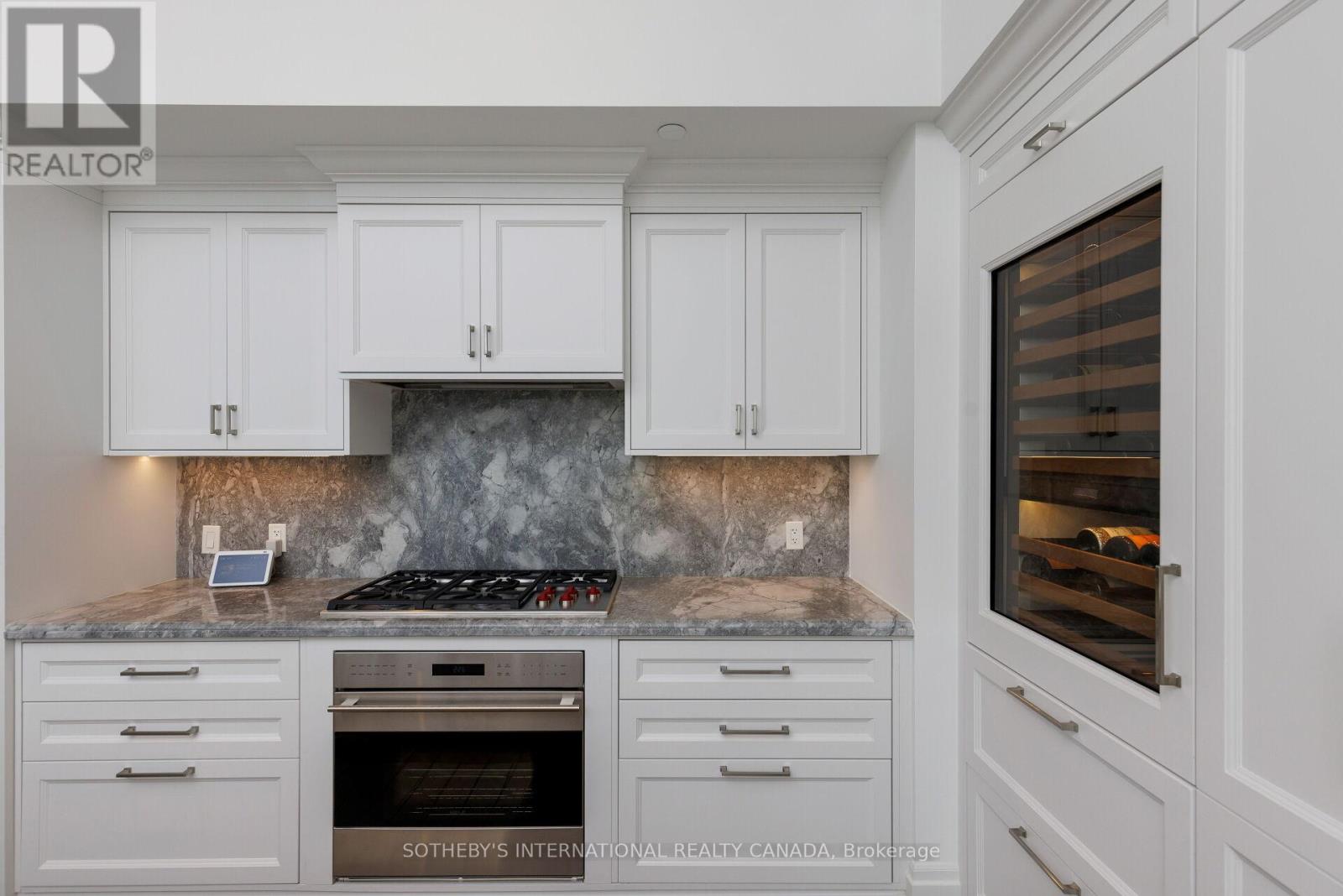 Th 2 - 4 The Kingsway, Toronto, Ontario  M8X 2T1 - Photo 9 - W13006082