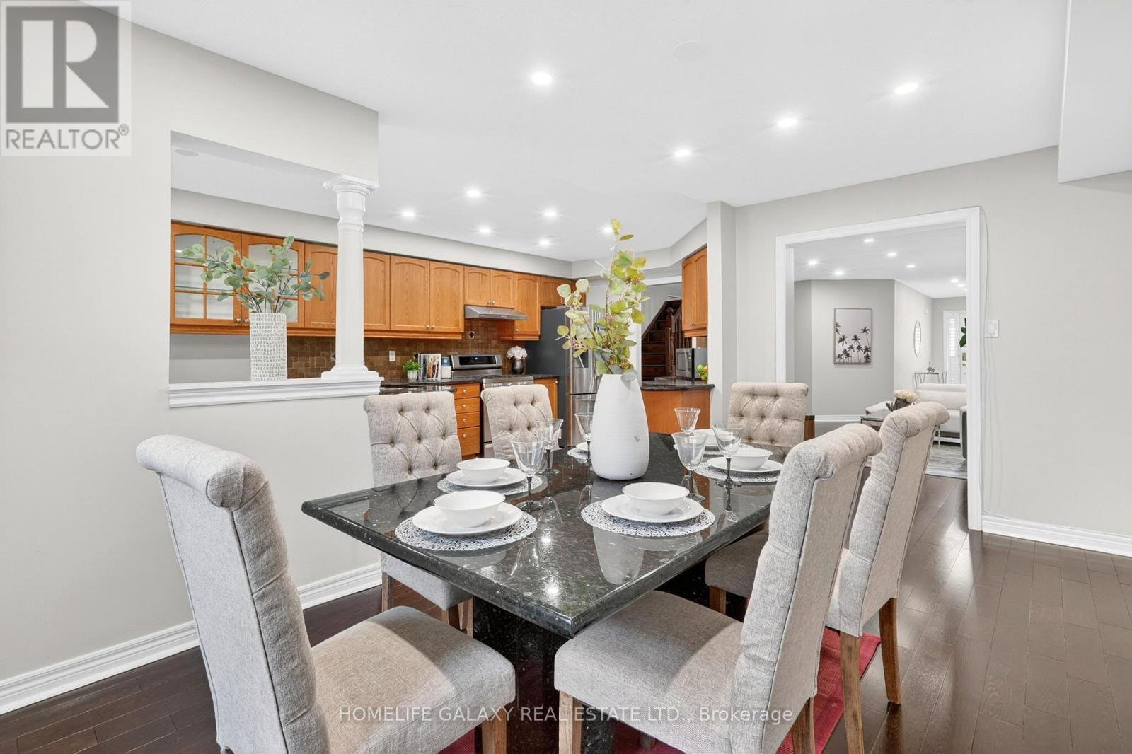 302 Redstone Road, Richmond Hill, Ontario  L4S 2V6 - Photo 9 - N13003488