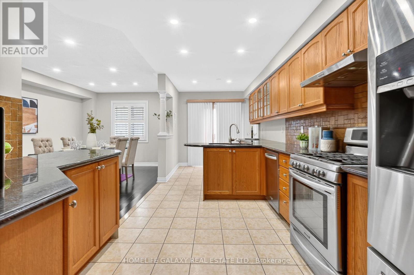 302 Redstone Road, Richmond Hill, Ontario  L4S 2V6 - Photo 14 - N13003488