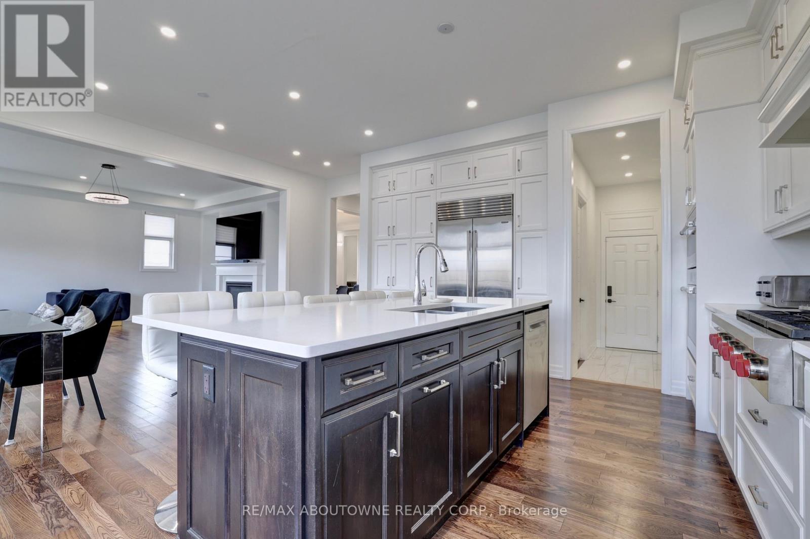 1416 Ford Strathy Crescent S, Oakville, Ontario  L6H 6E3 - Photo 16 - W13004494