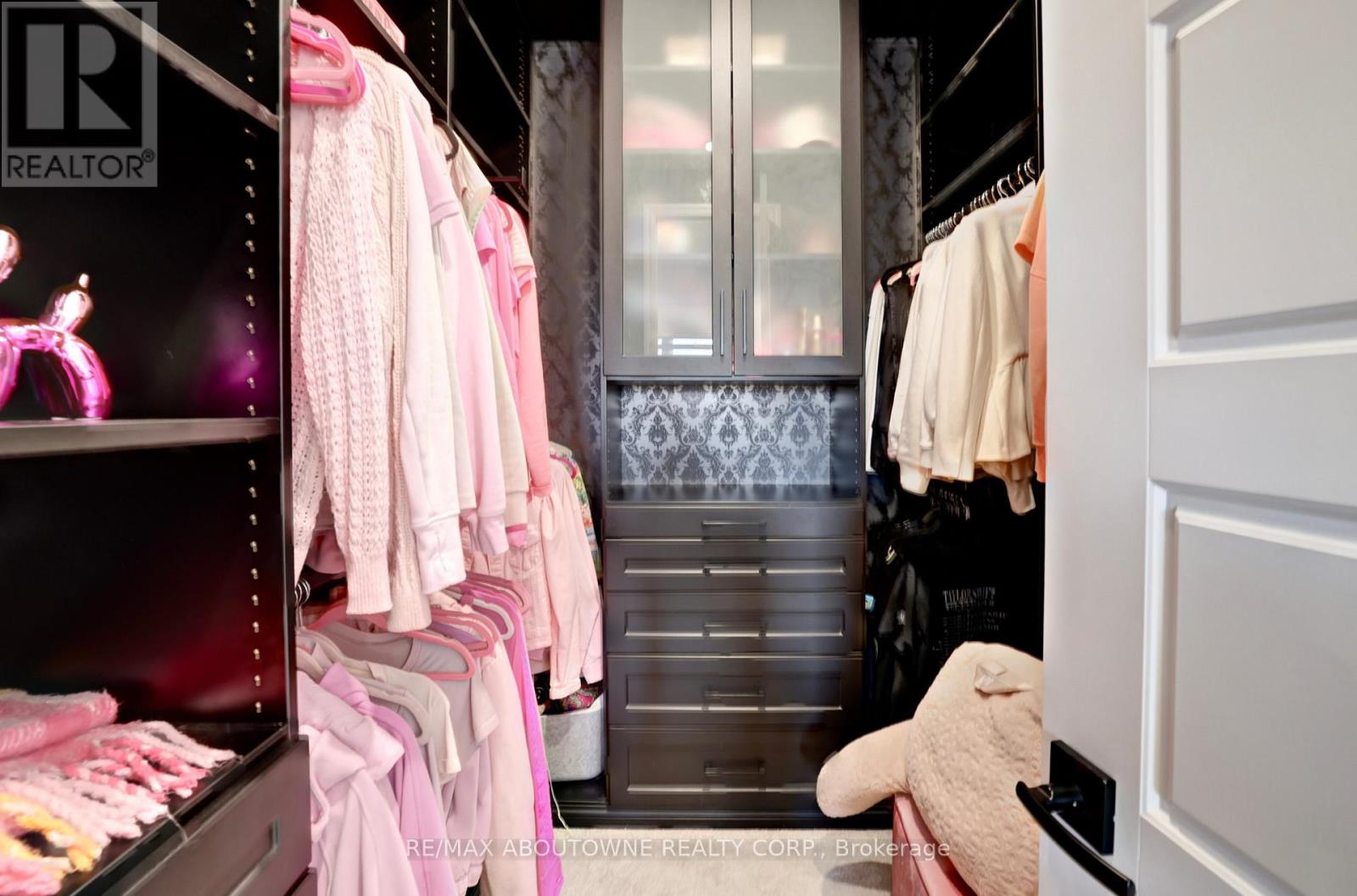 1416 Ford Strathy Crescent S, Oakville, Ontario  L6H 6E3 - Photo 31 - W13004494