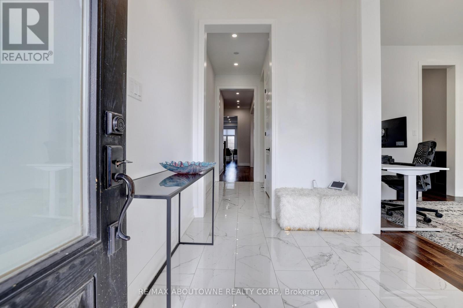 1416 Ford Strathy Crescent S, Oakville, Ontario  L6H 6E3 - Photo 8 - W13004494