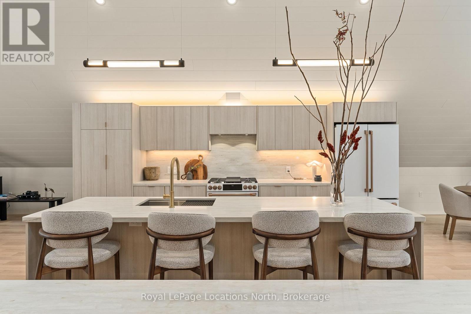 111 Slabtown Road, Blue Mountains, Ontario  N0H 1J0 - Photo 12 - X12616098