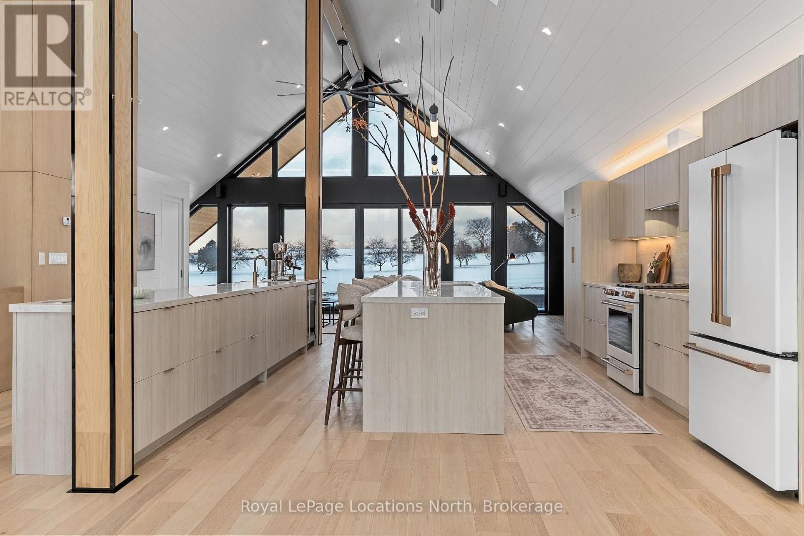 111 Slabtown Road, Blue Mountains, Ontario  N0H 1J0 - Photo 6 - X12616098