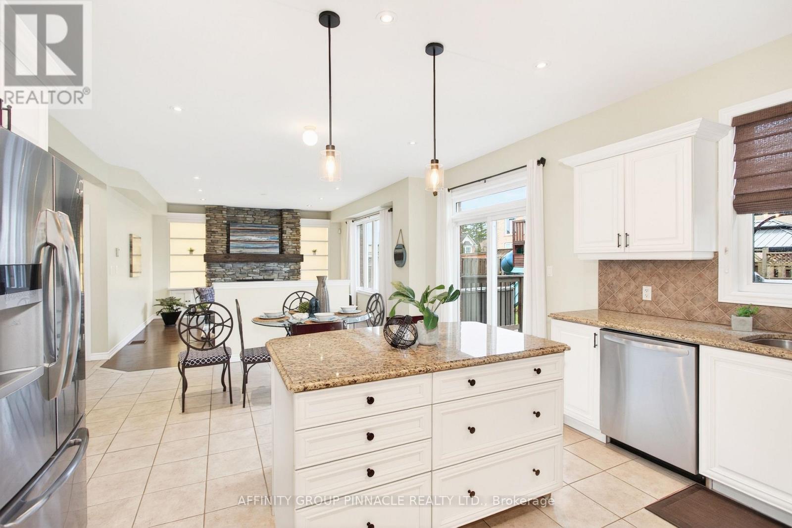 31 Ellis Crescent, Kawartha Lakes, Ontario  K9V 0A5 - Photo 14 - X12928320