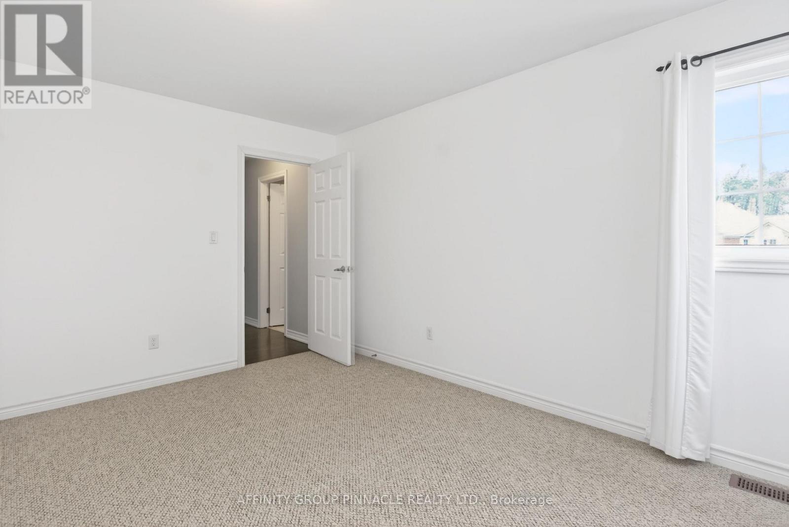 31 Ellis Crescent, Kawartha Lakes, Ontario  K9V 0A5 - Photo 36 - X12928320