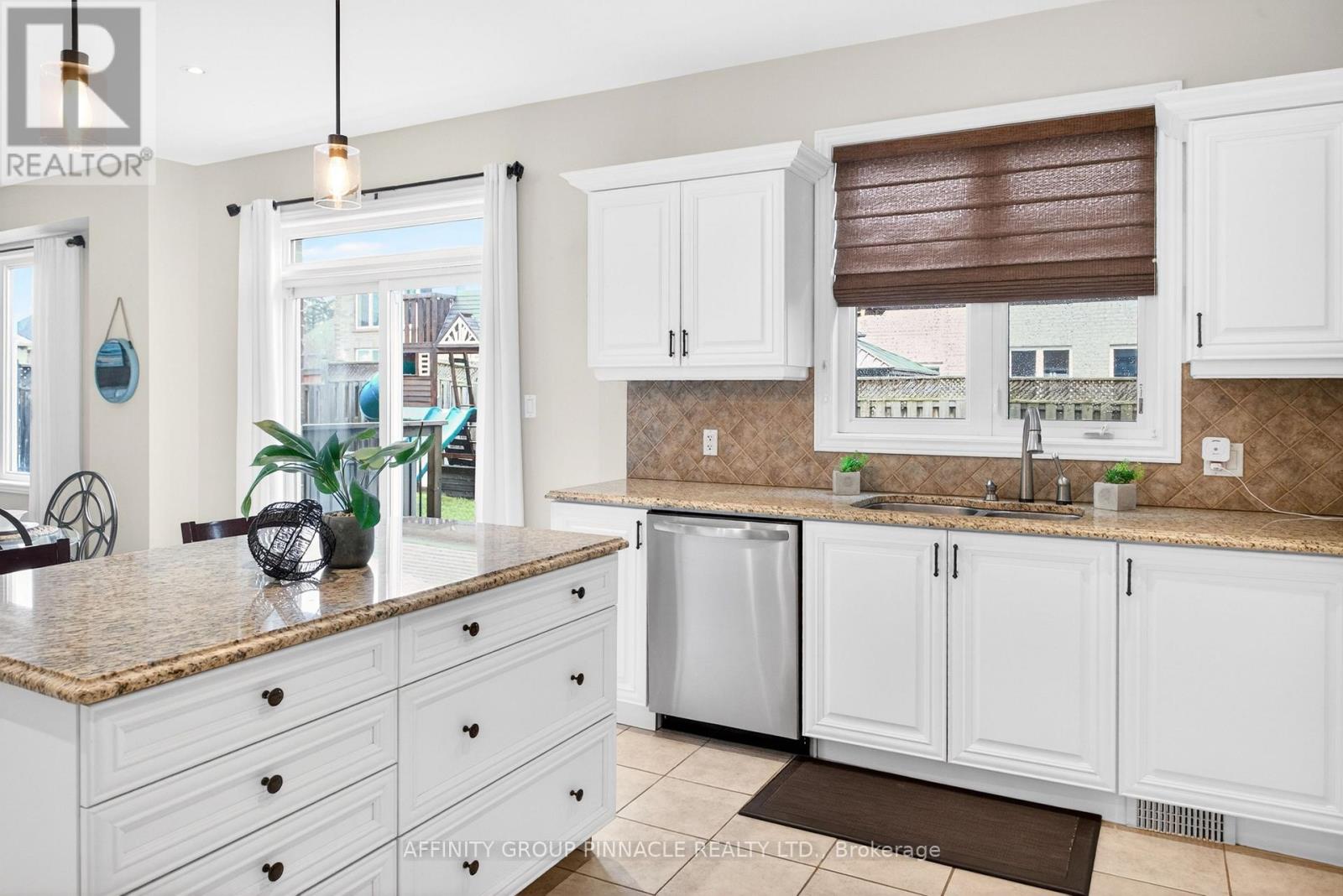 31 Ellis Crescent, Kawartha Lakes, Ontario  K9V 0A5 - Photo 13 - X12928320