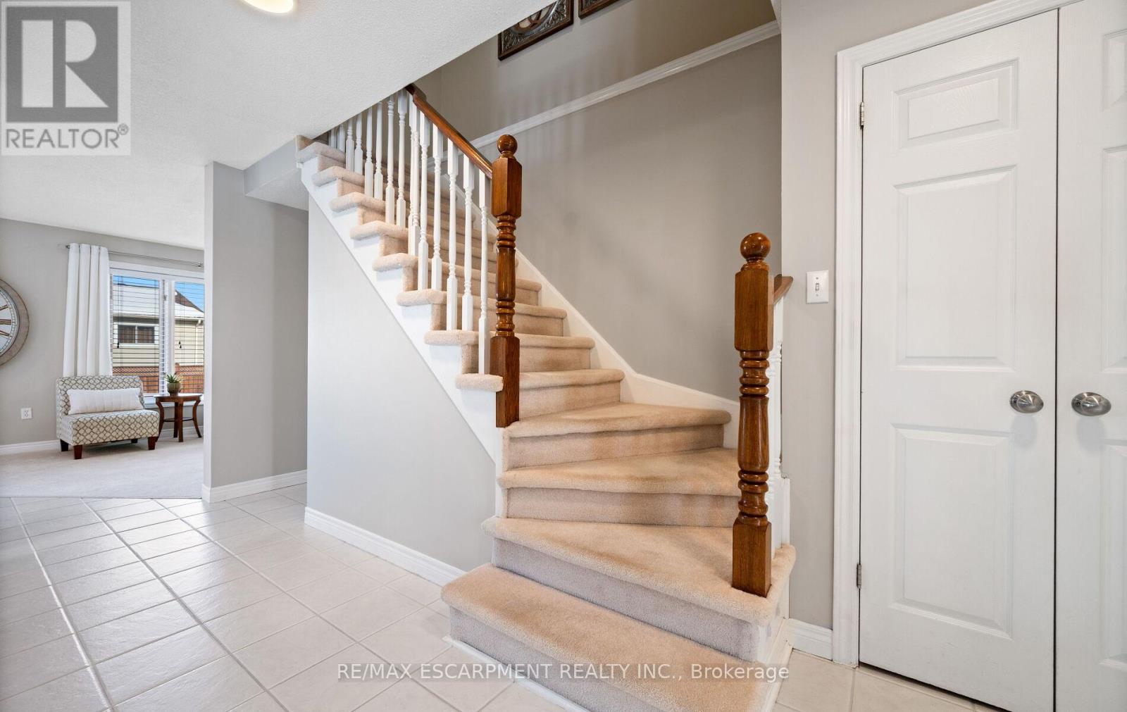 39 Colonial Crescent, Grimsby, Ontario  L3M 5H3 - Photo 18 - X13005672