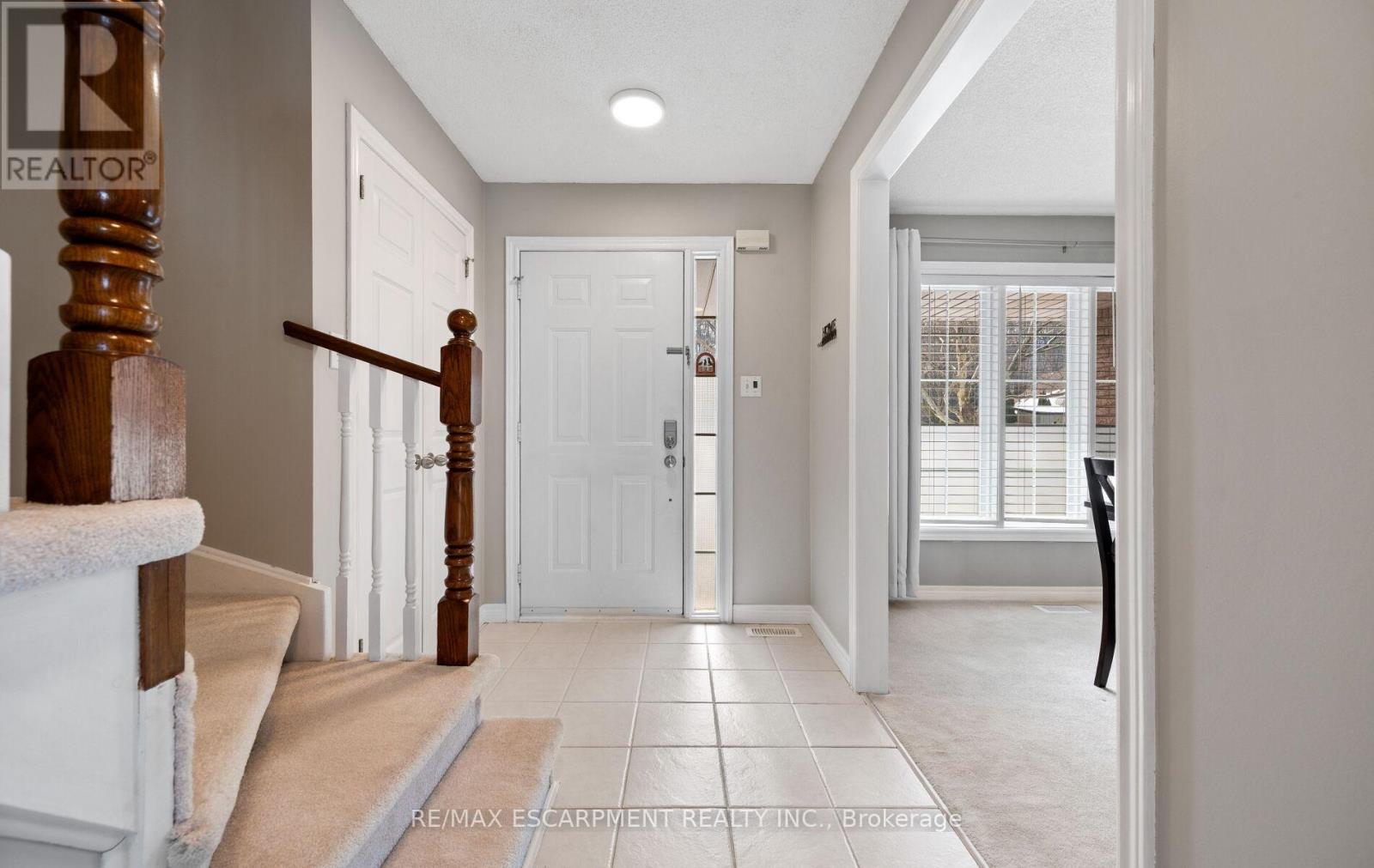 39 Colonial Crescent, Grimsby, Ontario  L3M 5H3 - Photo 3 - X13005672