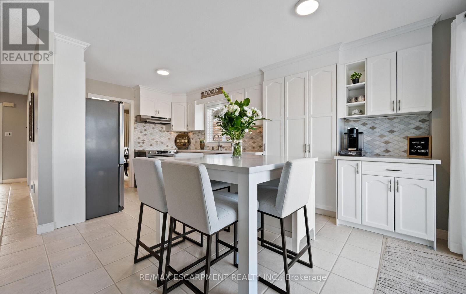 39 Colonial Crescent, Grimsby, Ontario  L3M 5H3 - Photo 8 - X13005672