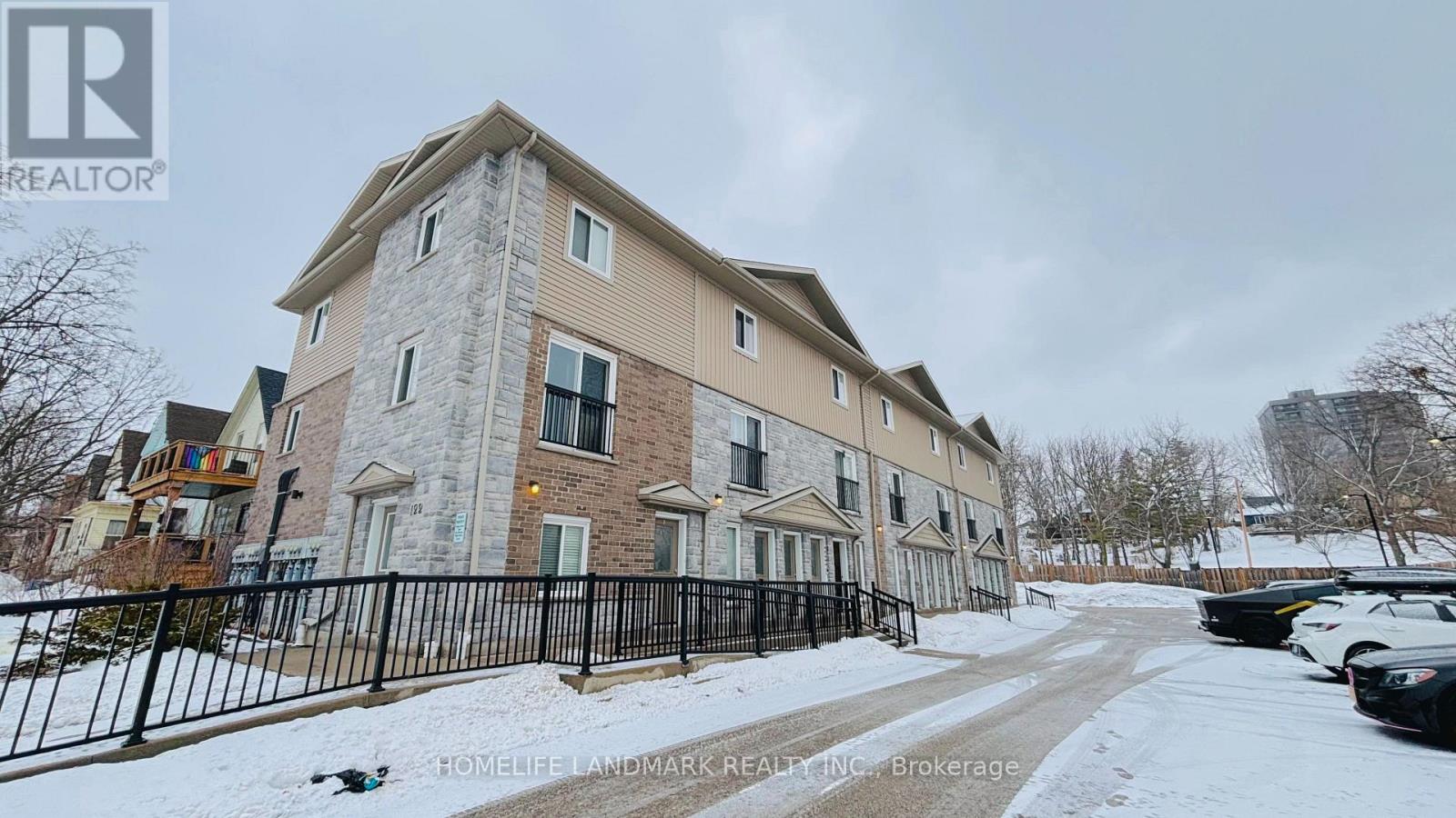 6 - 122 Courtland Avenue E, Kitchener, Ontario  N2G 0B8 - Photo 3 - X13005698